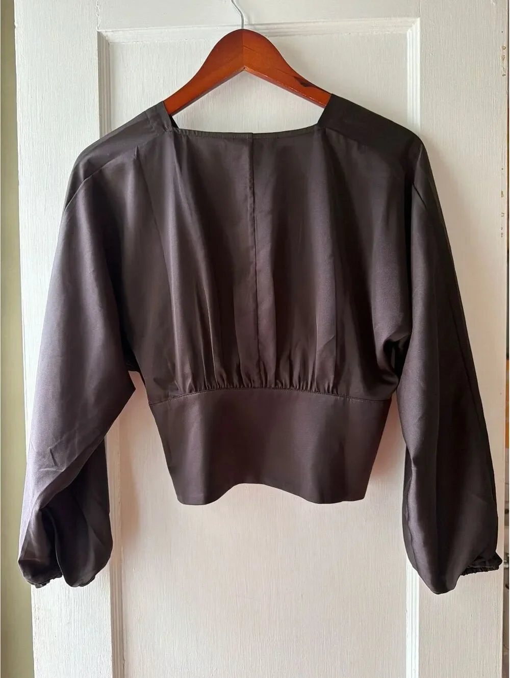 NWT Banana Republic Satin V-Neck Long Sleeve Blouse Top Brown Womens Size 0